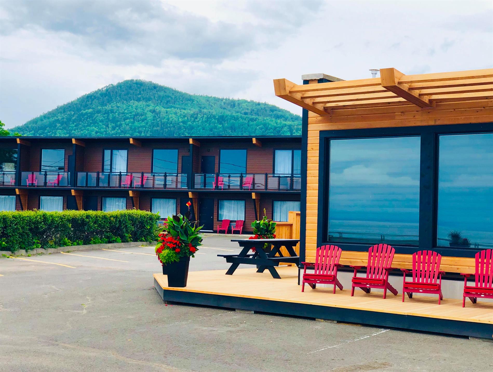 Hostellerie Baie Bleue CarletonsurMer Gaspésie Hotel Hébergement Motel